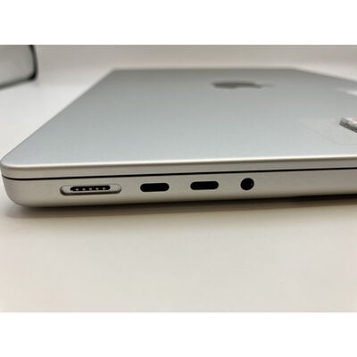 【佐賀南部バイパス店】中古  Apple MacBook Pro (M3 8CPU 10GPU/8GB/512GB) MR7J3J/A 3430006057 