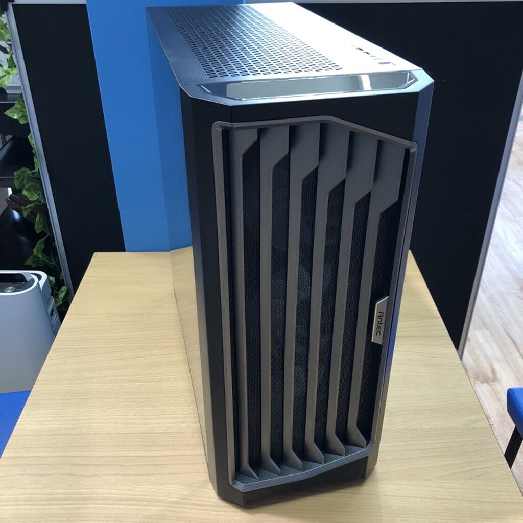 中古 自作パソコン(Ryzen 7 9850X3D/32GB/SSD500GB/RX9070XT/W11H
