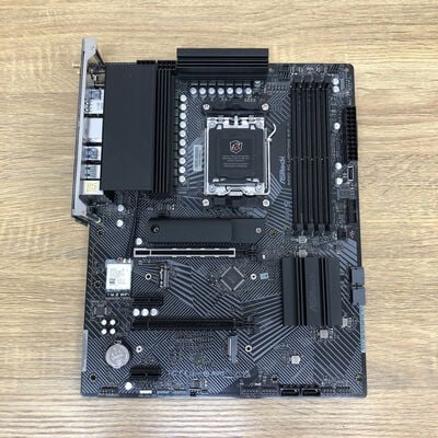 【津ラッツ店】中古  ASRock B650 PG Lightning WiFi (B650 AM5 ATX DDR5) 4990001106 