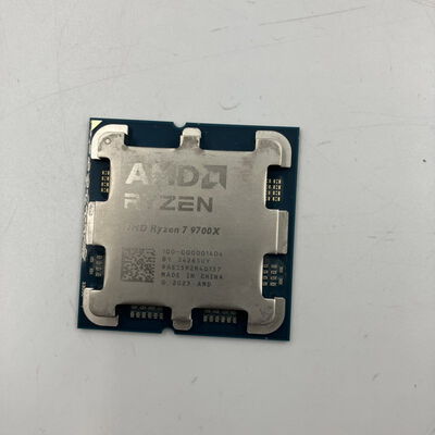 【なんば店】中古  AMD Ryzen 7 9700X (AM5/3.8GHz/40M/C8/T16/65W) 169022 