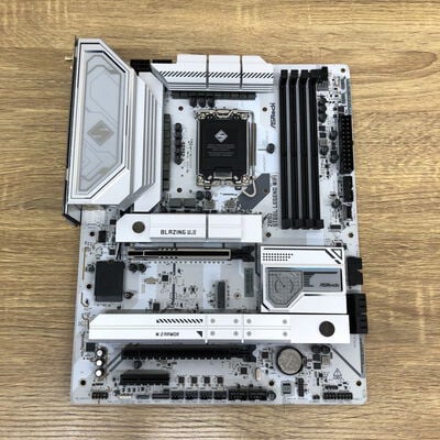 【津ラッツ店】中古  ASRock Z890 Steel Legend WiFi(Z890 1851 ATX DDR5 172165 