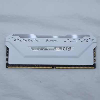 【通販センター】中古  PC4-25600 8GB デスクトップ用(DDR4-3200) 140727 