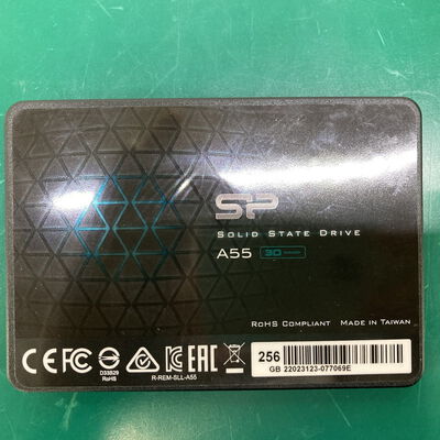 【神戸・三宮店】中古  各社 2.5インチ SSD 256GB SATA 124394 