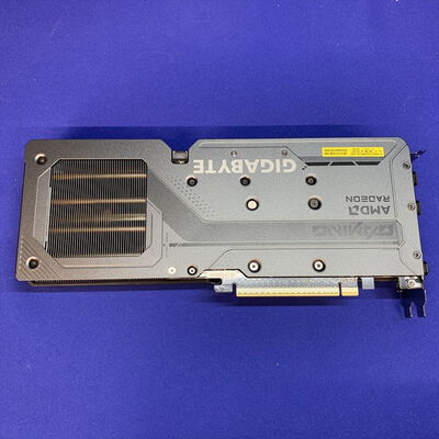 【横浜駅前店】中古  GIGABYTE GV-R9060XTGAMING OC-16GD (RX9060XT 16G) 179900 
