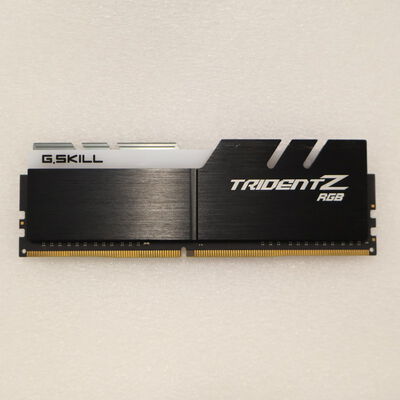 【通販センター】中古  PC4-25600 8GB デスクトップ用(DDR4-3200) 140727 