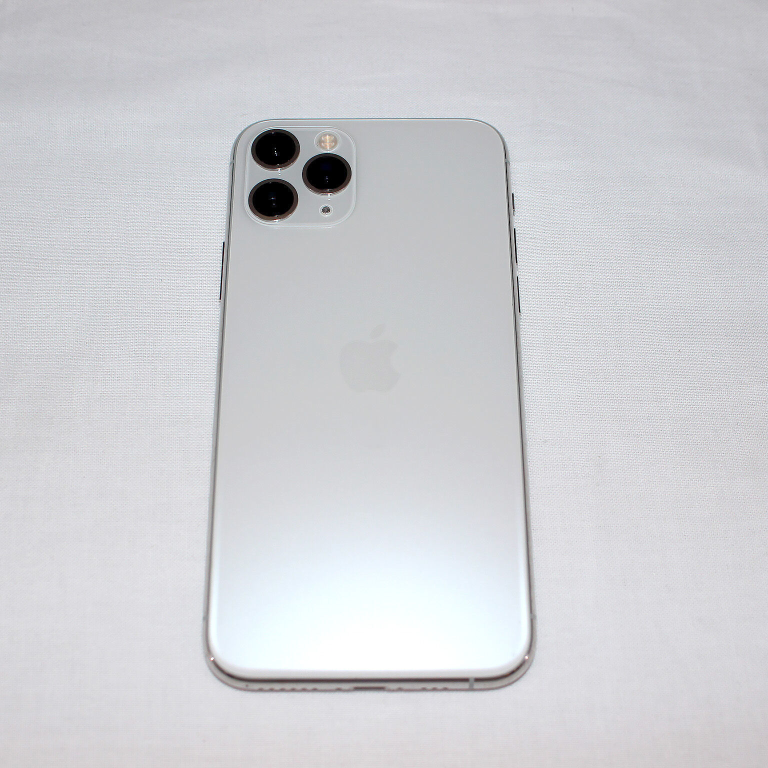 商品画像：iPhone11 Pro[256GB] SIMロック解除 SoftBank シルバー【安心 1