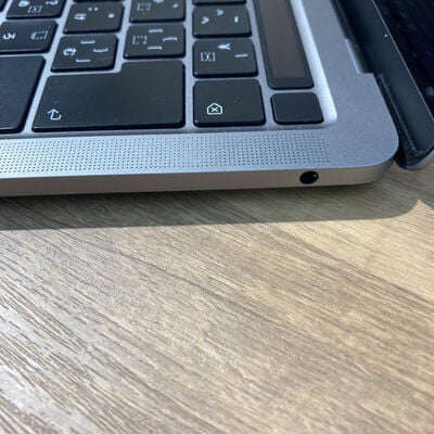 【姫路店】中古  Apple MacBook Pro 13.3インチ (Core i5 1.4GHz/8GB/256GB) スペースグレイ Touch Bar Magic Keyboard搭載モデル MXK32J/A (Early 2020) 142634 