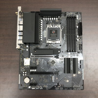 【福山ココローズ店】中古  ASRock B650 PG Lightning WiFi (B650 AM5 ATX DDR5) 5090000802 