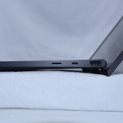 【通販センター】中古  MSI Prestige 13 AI Evo A1M Prestige-13-AI-Evo-A1MG-1103JP(Intel Core Ultra 7 155H/32GB DDR5 (PC5)/SSD1TB/なし/オンボード/13.3/2880x1800/Wi-Fi/W11H64 MAR) 201725 