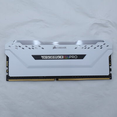 【通販センター】中古  PC4-25600 8GB デスクトップ用(DDR4-3200) 140727 