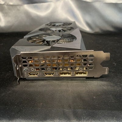 【横浜駅前店】中古  GIGABYTE GV-R76GAMING OC-8GD (RX7600 8G) 162746 
