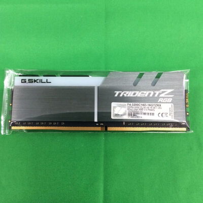 【川崎店】中古  PC4-25600 8GB デスクトップ用(DDR4-3200) 140727 