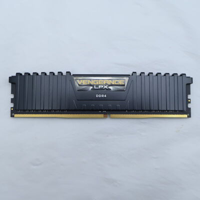 【通販センター】中古  PC4-21300 8GB デスクトップ用(DDR4-2666) 126165 
