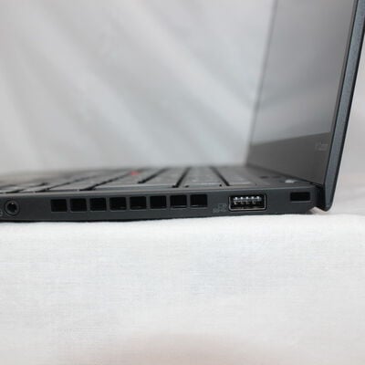 【通販センター】中古  Lenovo ThinkPad X1 Carbon 20KGCTO1WW(Intel Core i5 8250U/8GB/SSD128GB/なし/オンボード/14/2560x1440/Wi-Fi/W11H64 MAR) 185898 