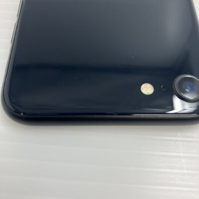 【秋葉原本店】中古  【au版SIMフリー】Apple iPhoneSE 4.7インチ (第3世代) 64GB (ミッドナイト) MMYC3J/A 154842 