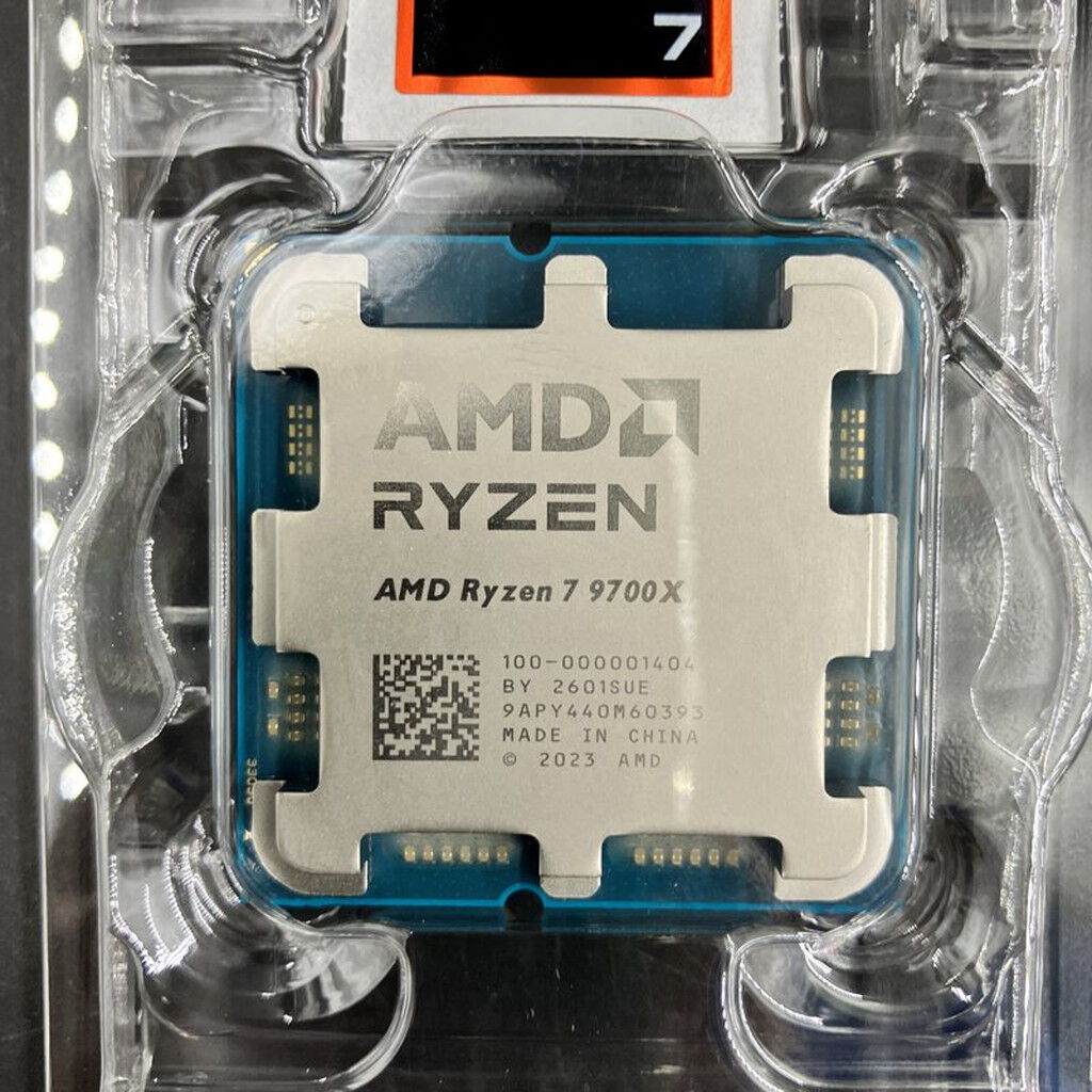中古 AMD Ryzen 7 9700X (AM5/3.8GHz/40M/C8/T16/65W) 169022 （400233