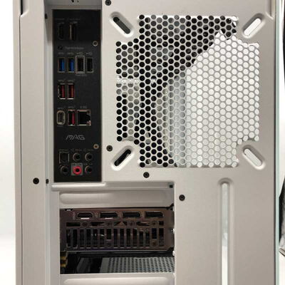 【郡山安積店】中古  自作パソコン(i7 13700KF/32GB/SSD1TB+1TB+1TB+2TB/RX9070XT/OSなし) 4640002639 