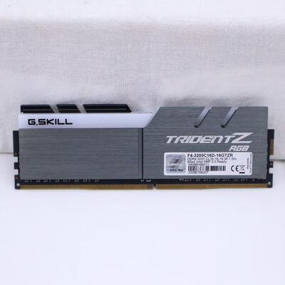 【通販センター】中古  PC4-25600 8GB デスクトップ用(DDR4-3200) 140727 