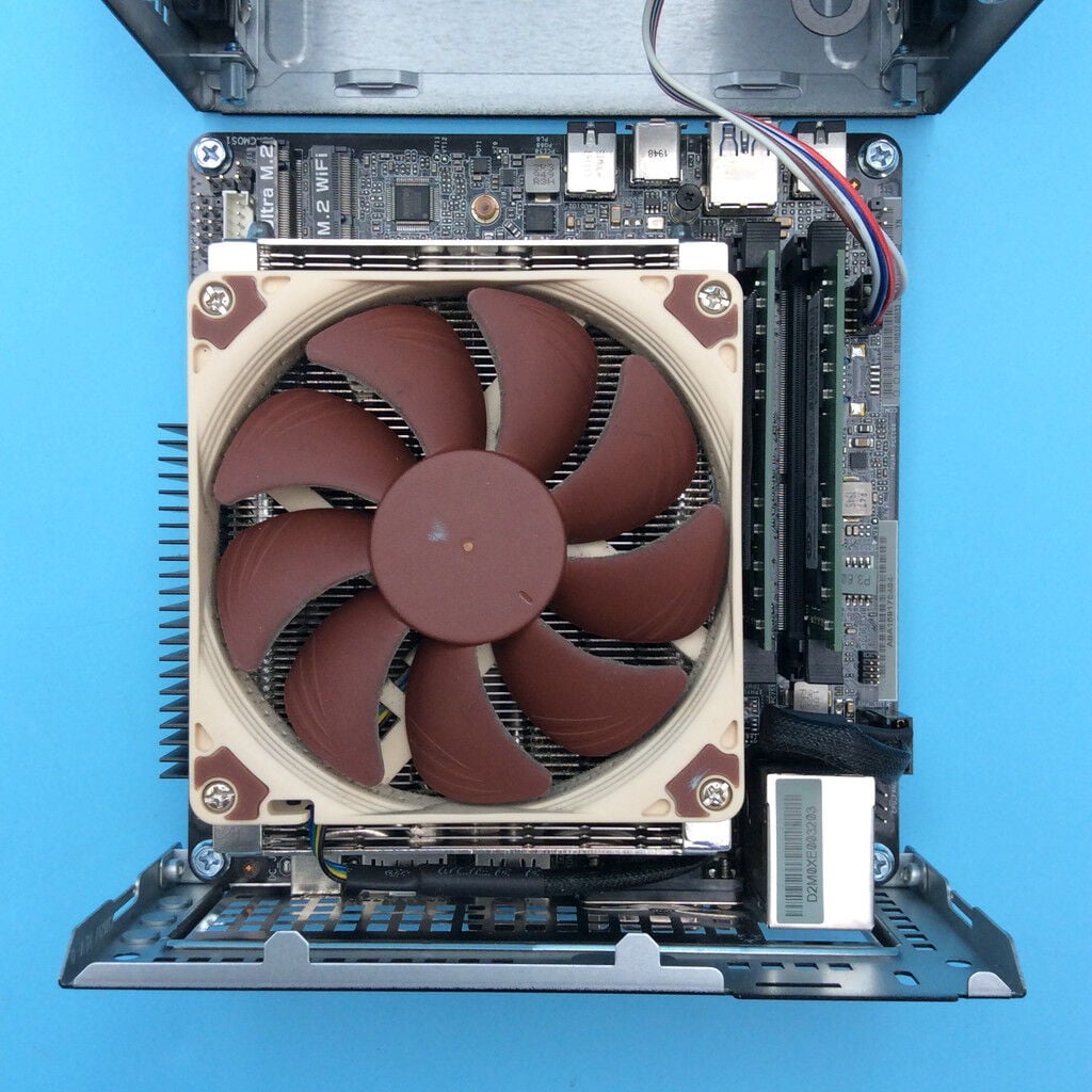 自作PC OSなし　Ryzen5 3400G メモリ32GB SSD500GB 中古 自作コンパクトPC(Ryzen_5-3400G/32GB/ストレージなし/OSなし