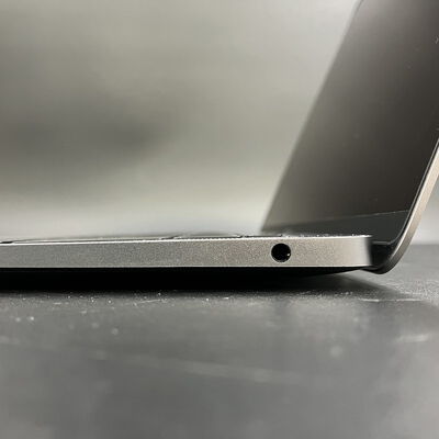 【大須店】中古  Apple MacBook Air 13インチ (i5 1.6GHz/8GB/128GB) スペースグレイ Touch ID True Tone搭載モデル MVFH2J/A (Mid 2019) 141226 