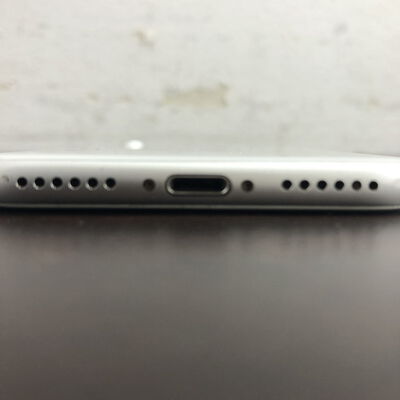 【福山ココローズ店】中古  【SIMロック解除済み】【au】 iPhone8 64GB (シルバー)  MQ792J/A 155203 