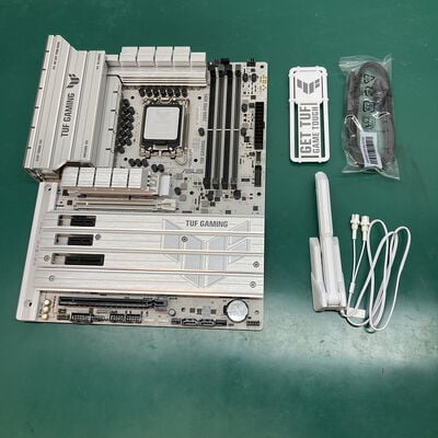 【浦添城間店(沖縄)】中古  ASUS TUF GAMING Z890-PRO WIFI (Z890 1851 ATX DDR5) 172179 