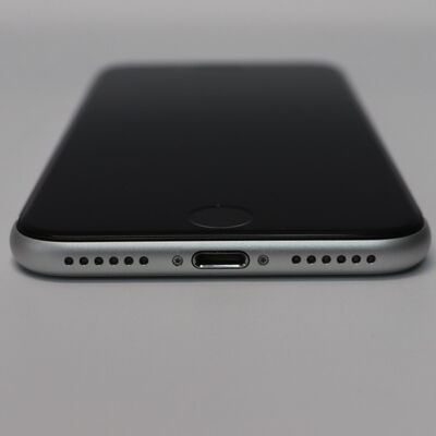 【札幌店】中古  【SIMロック解除済み】【docomo】Apple iPhoneSE 4.7インチ (第2世代/2020) 64GB (ホワイト) MX9T2J/A 155496 