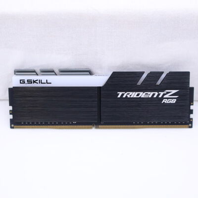 【通販センター】中古  PC4-25600 8GB デスクトップ用(DDR4-3200) 140727 
