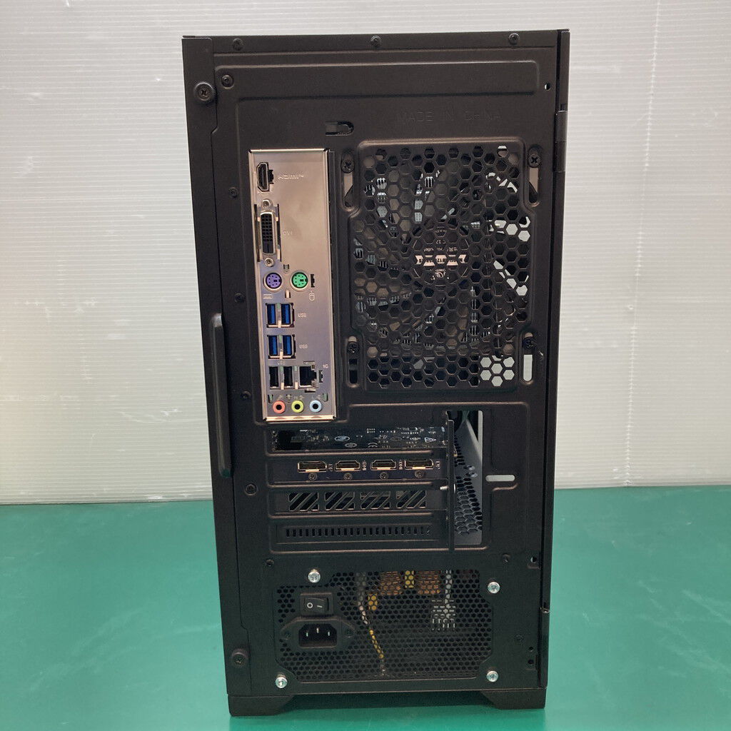 中古 自作パソコン(Ryzen 5 5500/16GB/SSD512GB/RTX4060 8GB/OSなし