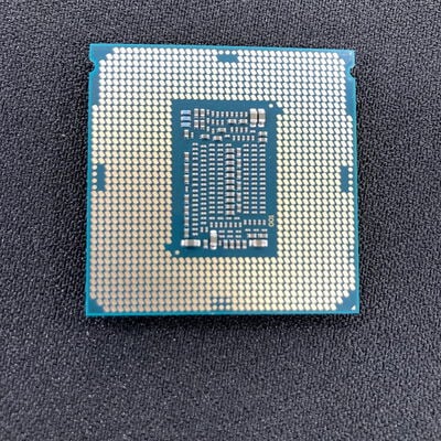 【熊本浜線店】中古  INTEL Core i7 8700K (1151/3.70GHz/12M/C6/T12) 136197 