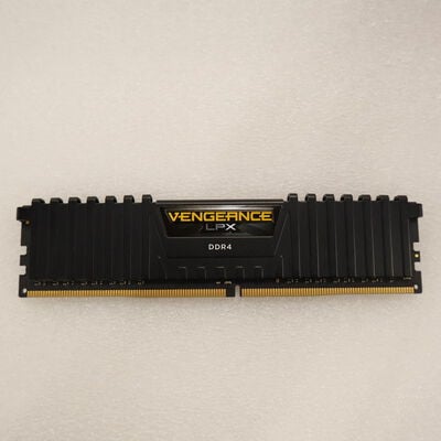 【通販センター】中古  PC4-21300 8GB デスクトップ用(DDR4-2666) 126165 