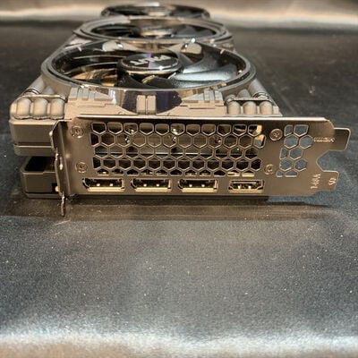 【横浜駅前店】中古  Palit NE7507T019T2-GB2031U(RTX5070Ti 16GB GamingPro-S) 188931 