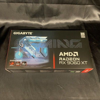 【横浜駅前店】中古  GIGABYTE GV-R9060XTGAMING OC-16GD (RX9060XT 16G) 179900 