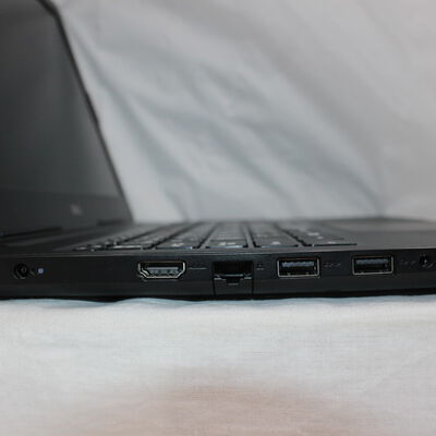 【通販センター】中古  DELL Vostro 3590(Intel Core i5 10210U 1.60GHz/16GB DDR4/SSD256GB/-/オンボード/15.6/1920x1080/GbE/Wi-Fi/WEBCAM/W11P/VBT) 197848 