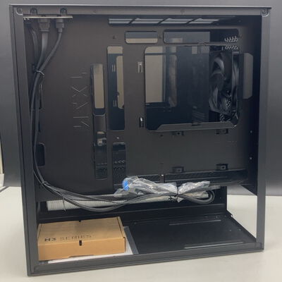 【熊本浜線店】中古  NZXT CC-H31FB-01(H3 FLOW BK mATX ｶﾞﾗｽ) 5370001328 