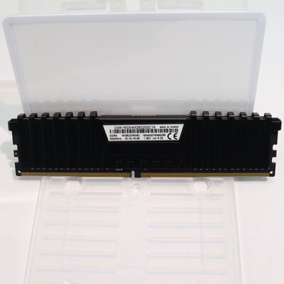 【札幌店】中古  PC4-25600 8GB デスクトップ用(DDR4-3200) 140727 