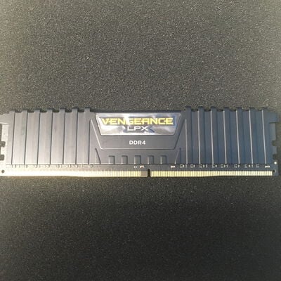 【博多店】中古  PC4-25600 16GB デスクトップ用(DDR4-3200) 140728 