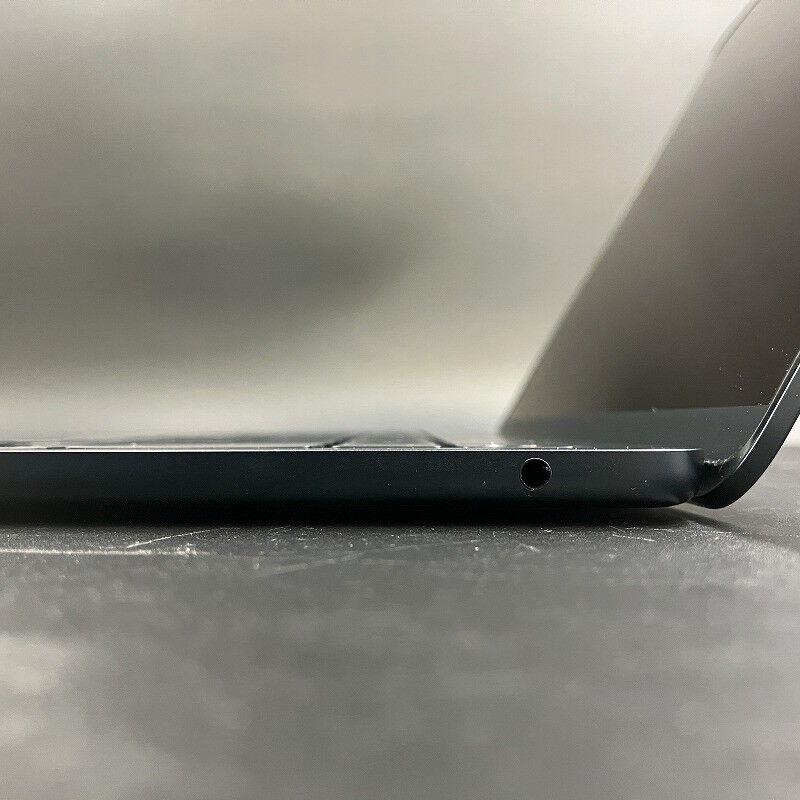 中古 Apple MacBook Air 2022 Z1610004G（Apple M2/16GB/SSD512GB