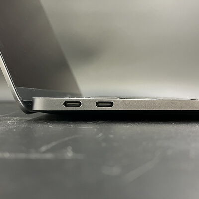 【大須店】中古  Apple MacBook Air 13インチ (i5 1.6GHz/8GB/128GB) スペースグレイ Touch ID True Tone搭載モデル MVFH2J/A (Mid 2019) 141226 
