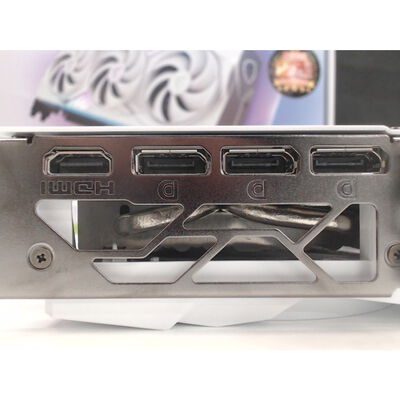 【前橋ｲﾝﾀｰｱｶﾏﾙ店】中古  MSI GeForce RTX 5070 12G GAMING TRIO OC WHITE(RTX5070 12G) 4540001619 