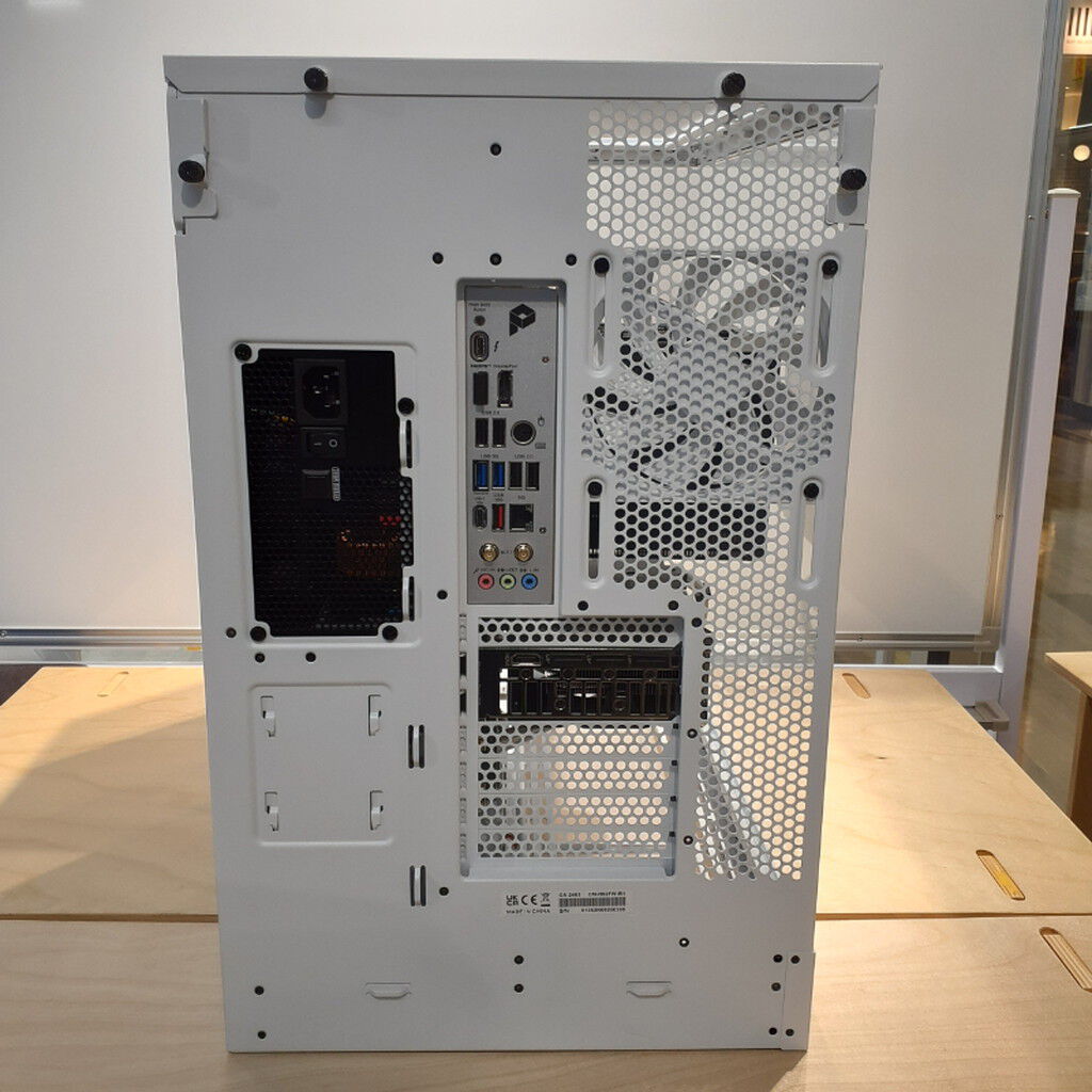 中古 自作PC(Ultra 7 265K/32GB/SSD2TB/RTX5060Ti 16GB/W11P