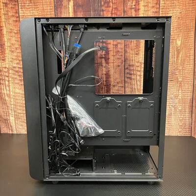 【富士青葉店】中古  Thermaltake CA-1X2-00M1WN-00(S200 TG ATX BK) 5070001138 
