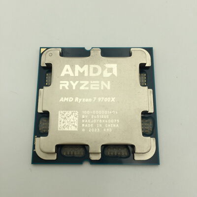 【神戸・三宮店】中古  AMD Ryzen 7 9700X (AM5/3.8GHz/40M/C8/T16/65W) 169022 