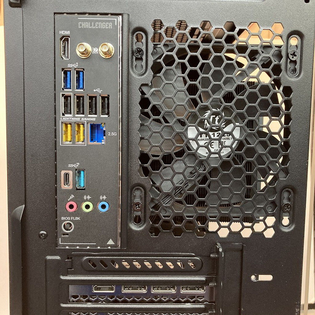 中古PCパーツセット 中古 自作パソコン (Ryzen 7 9700X/64GB/SSD2TB/なし/RTX5060Ti 16GB