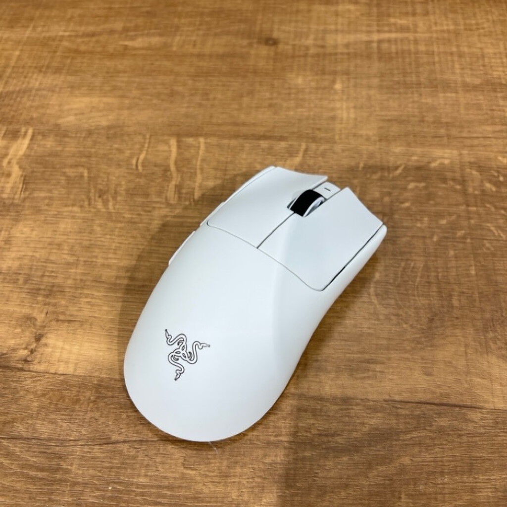 中古 RAZER VIPER V4 PRO WHITE EDITION(RZ01-05630200-R3A1 無線