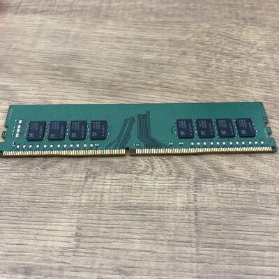 【宇都宮鶴田店】中古  PC4-17000 16GB デスクトップ用 135640