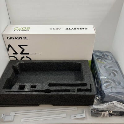 【秋葉原本店】中古  GIGABYTE GV-N5070AERO OC-12GD (RTX5070 12G) 3410015084 