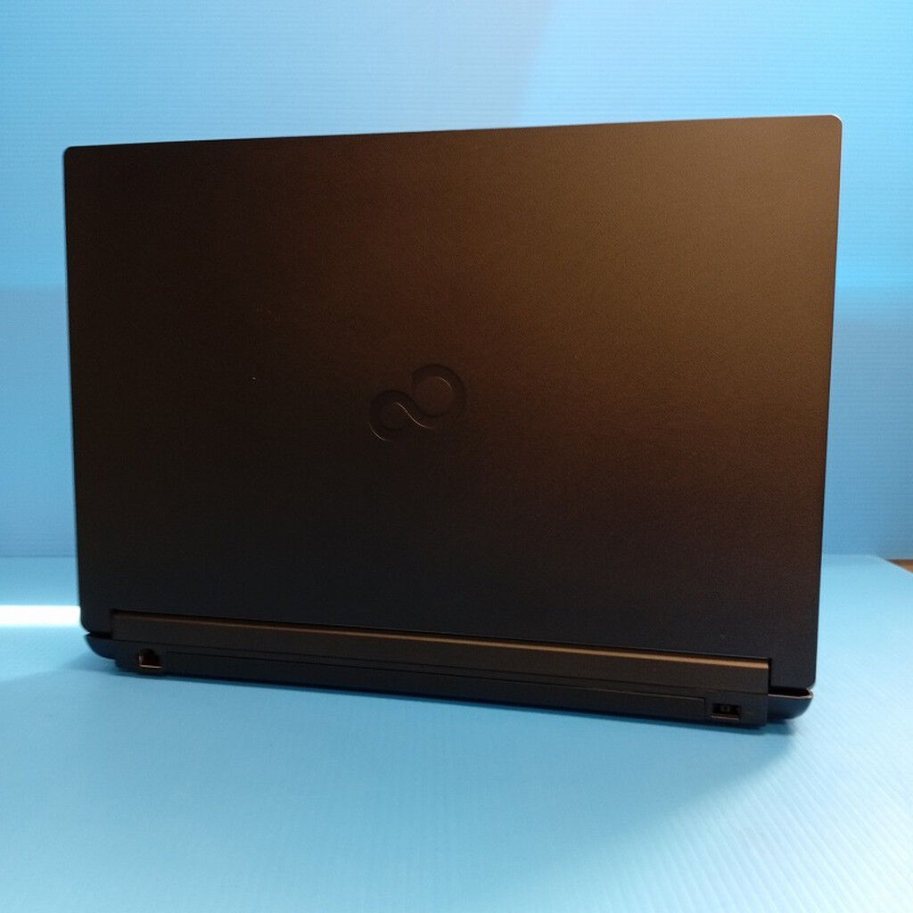 中古 Fujitsu LIFEBOOK A5515/TX (Core 5 120U/16GB/SSD256GB/SMt