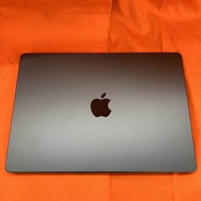 【なんば店】中古  Apple MacBook Pro 14インチ 2024 (M4 10CPU 10GPU/16GB/512GB) スペースブラック MW2U3J/A 3280020519 