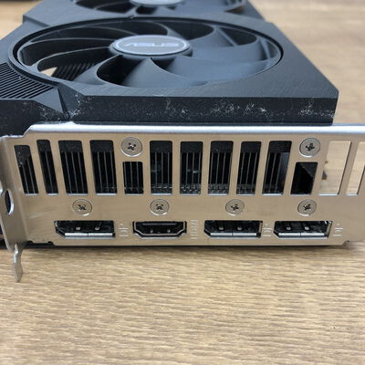 【宇都宮鶴田店】中古  ASUS DUAL-RX7600-O8G-V2 (RX7600 8G) 162744 